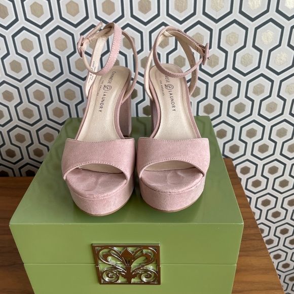 Blush platform suede sandals size 6.5 - Picture 1 of 7